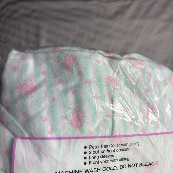 Vintage 80s/ 90s flannel floral striped short night gown with Peter Pan collar - Picture 5 of 7